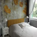 Avec Terrasse Amenagee Et Vue Riviere - Livradois-forez *