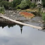 Avec Terrasse Amenagee Et Vue Riviere - Livradois-forez شقة Olliergues
