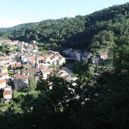 Malou, Cuisine, Salle D'eau, Terrasse Amenagee * Olliergues