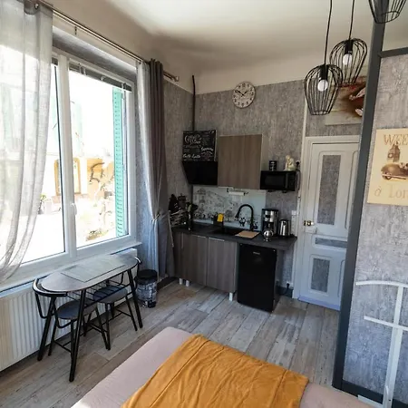 Malou, Cuisine, Salle D'eau, Terrasse Amenagee Апартаменты