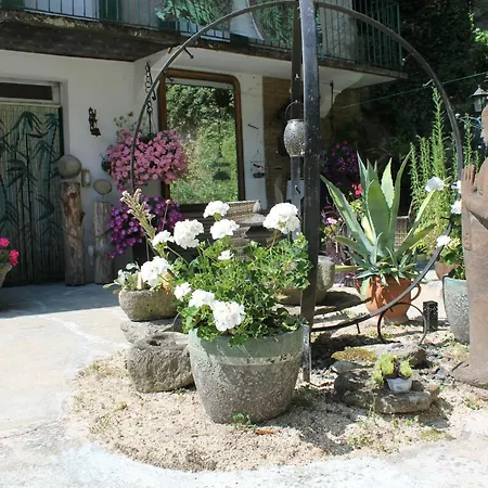 Malou, Cuisine, Salle D'eau, Terrasse Amenagee Lägenhet Olliergues