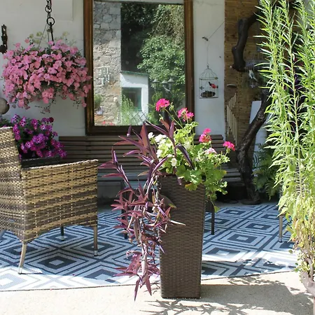 Lägenhet Malou, Cuisine, Salle D'eau, Terrasse Amenagee Olliergues