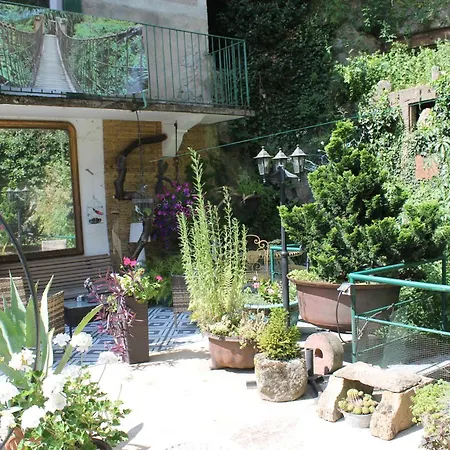 Malou, Cuisine, Salle D'eau, Terrasse Amenagee Olliergues