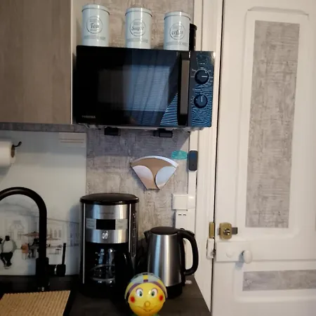 Malou, Cuisine, Salle D'eau, Terrasse Amenagee Olliergues