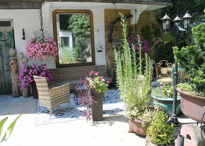 Apartment Malou, Cuisine, Salle D'eau, Terrasse Amenagee Olliergues